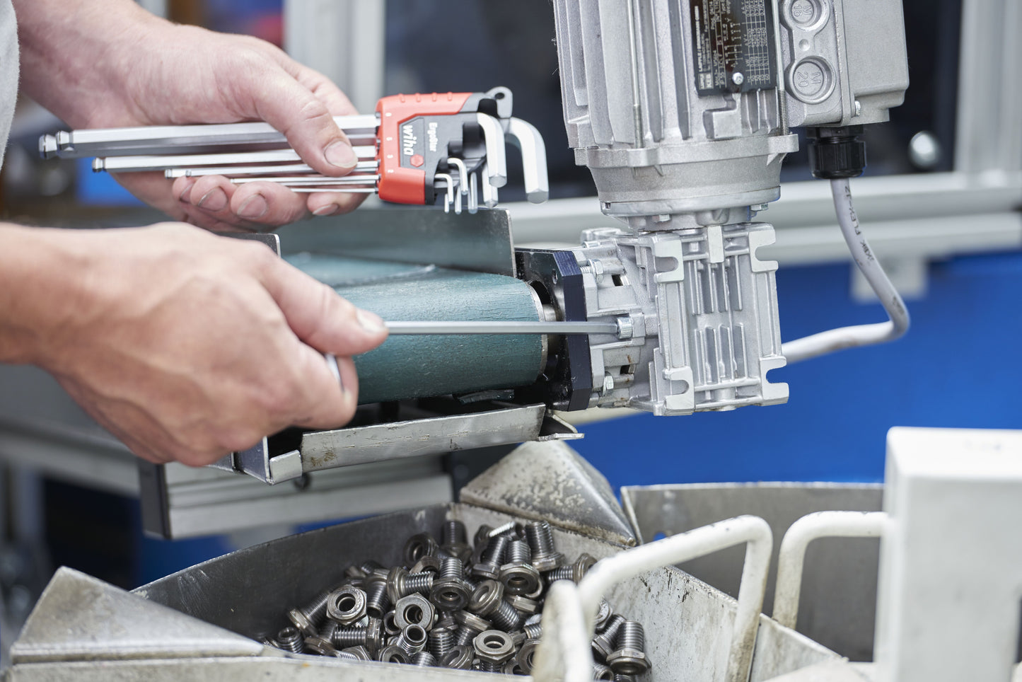 Wiha L-Key Ball end set in ErgoStar Holder with MagicRing®