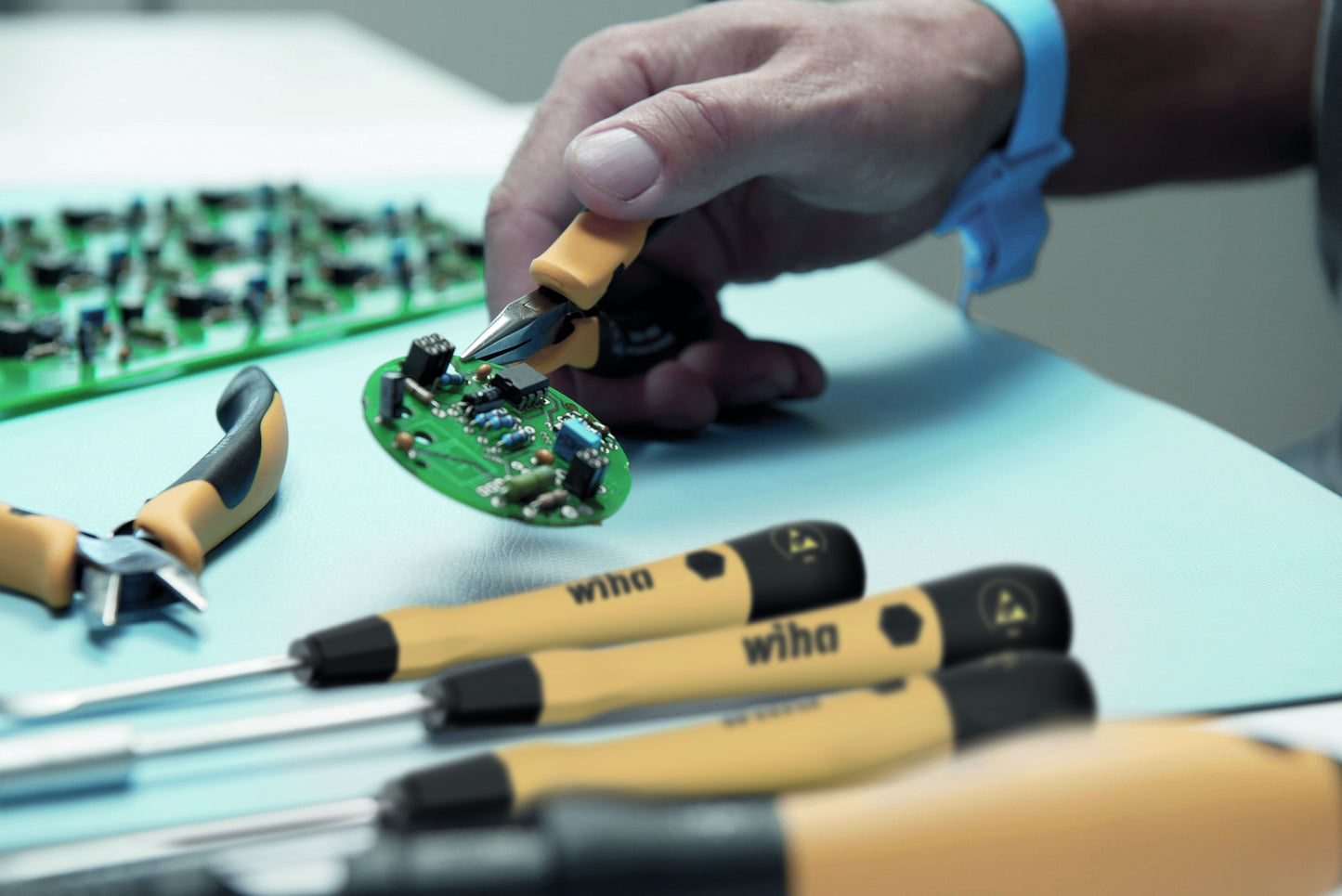 Wiha Professional ESD Pliers
